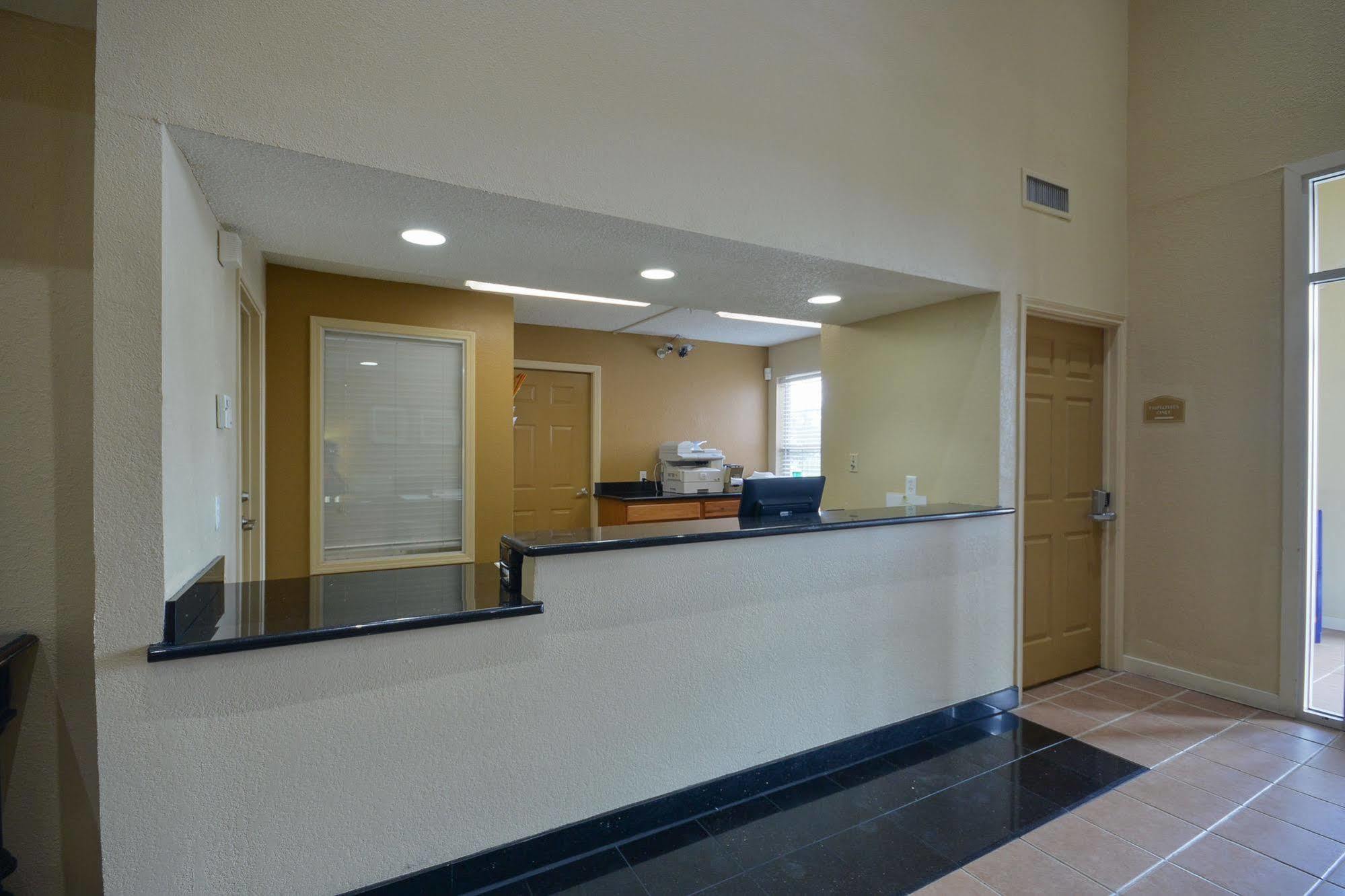 Intown Suites Extended Stay Select Houston Tx - Brookhollow Экстерьер фото